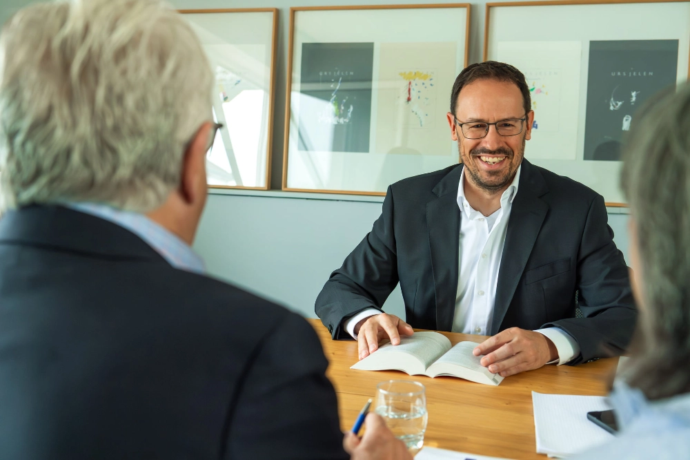 Beratungssituation zu Erbe und Schenkung